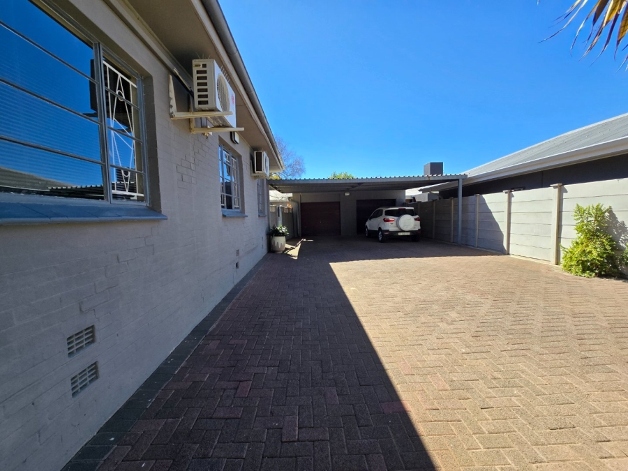 4 Bedroom Property for Sale in Dan Pienaar Free State